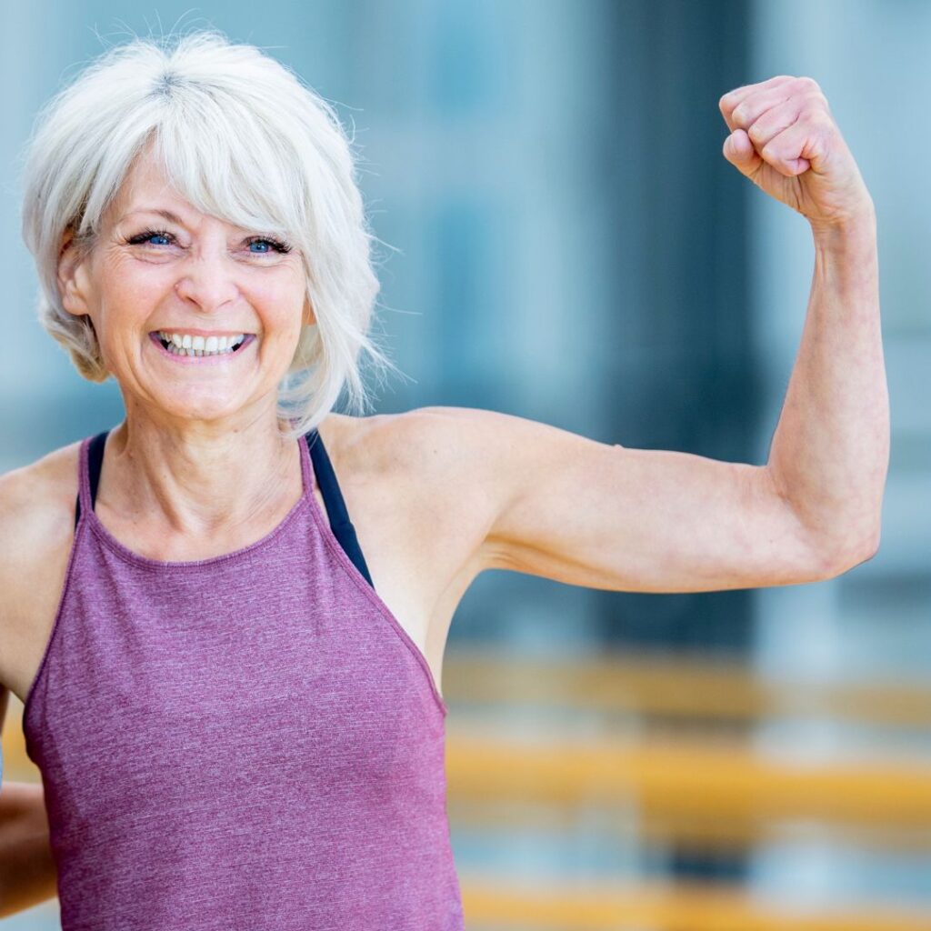 mevrouw heft haar spierbal